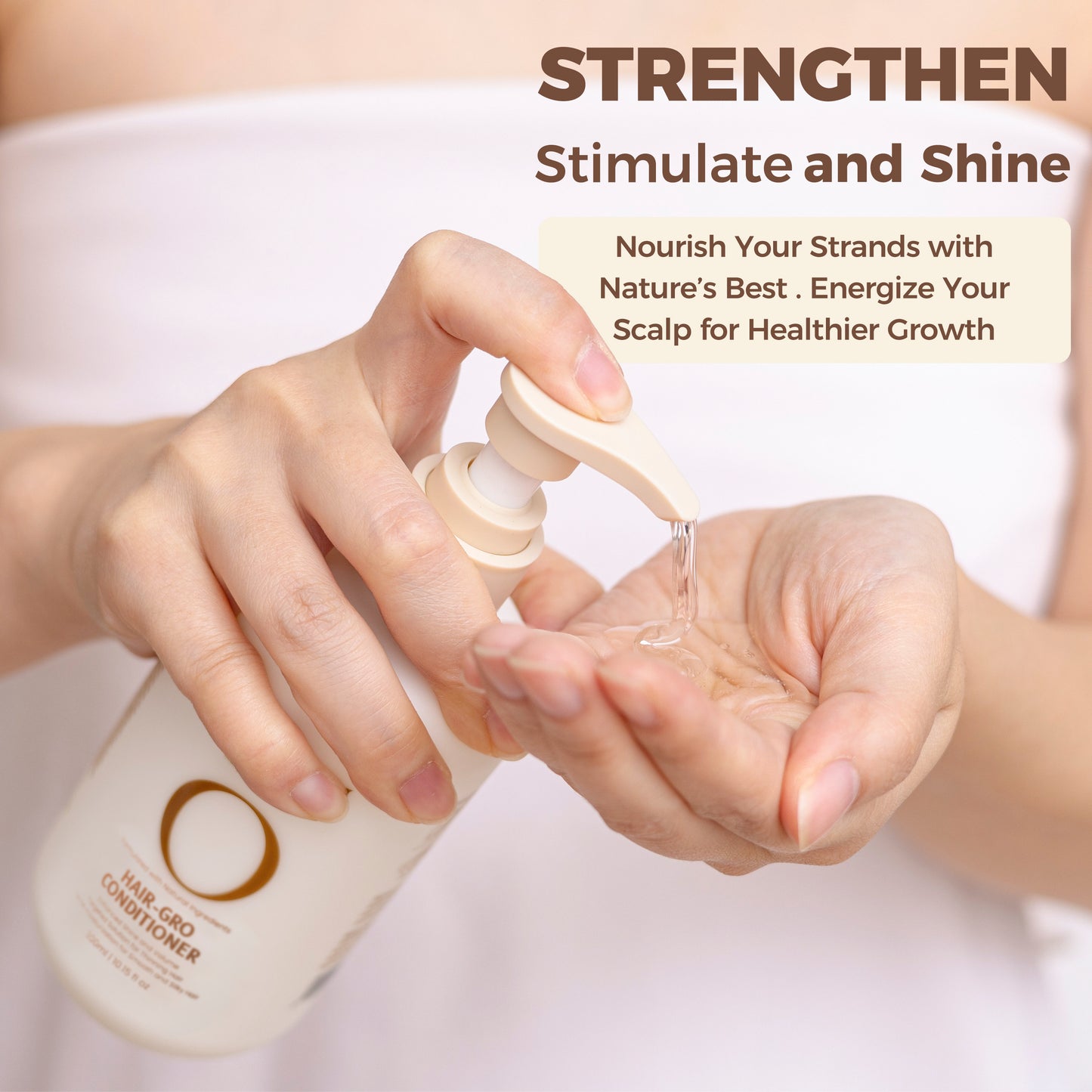 Olivii Conditioner pouring in hand